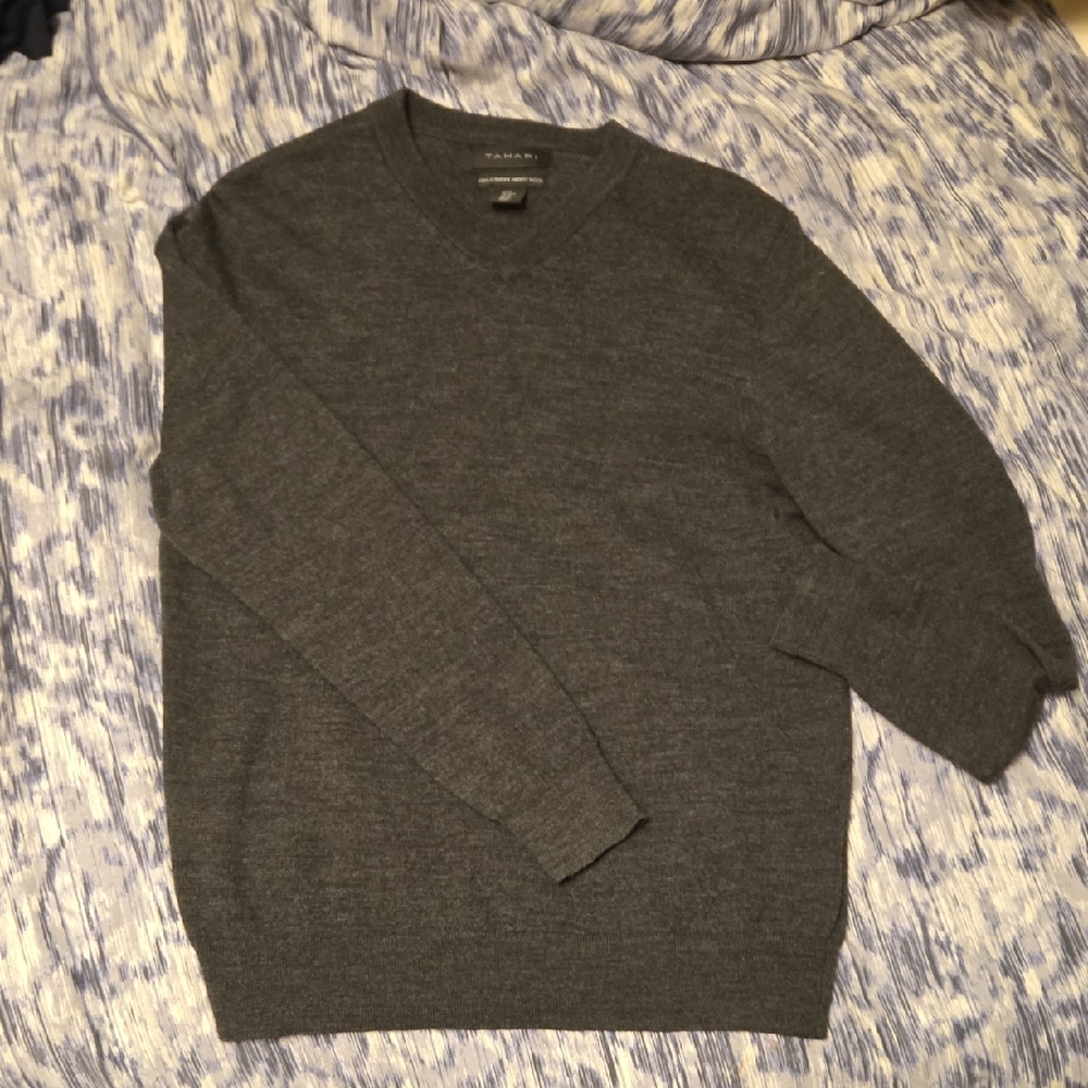 Tahari Dark Gray V-Neck Sweater 100% Merino Wool